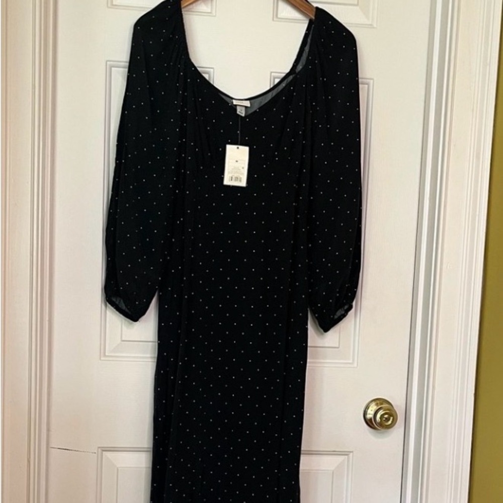 Black and White Polka Dot Long Sleeve Maxi. Pretty, doesn’t work for my  figure.